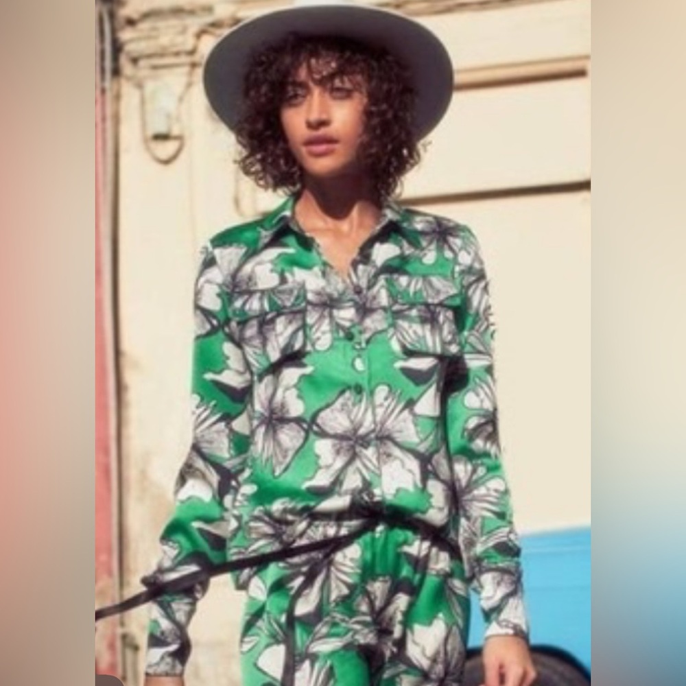 Alexis Green Floral Button Down Shirt. $380 retail. NWT - Picture 2 of 8